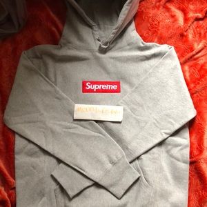 Supreme Fw16 Grey Box Logo size Medium